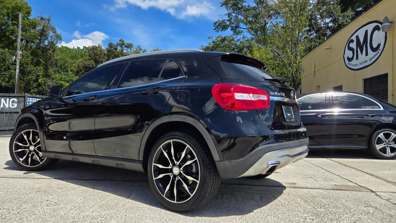 Mercedes-Benz GLA  2017
