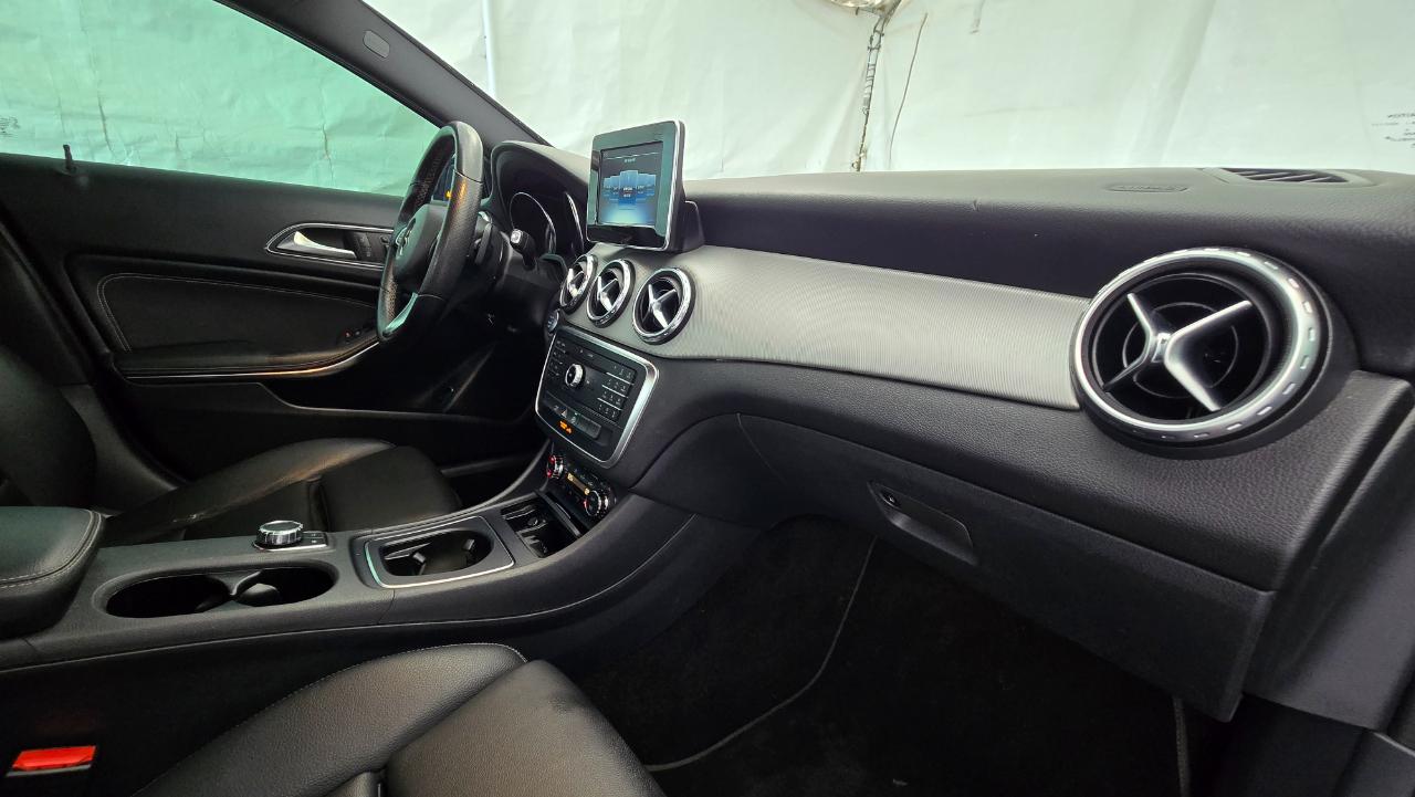 Mercedes-Benz GLA  2017