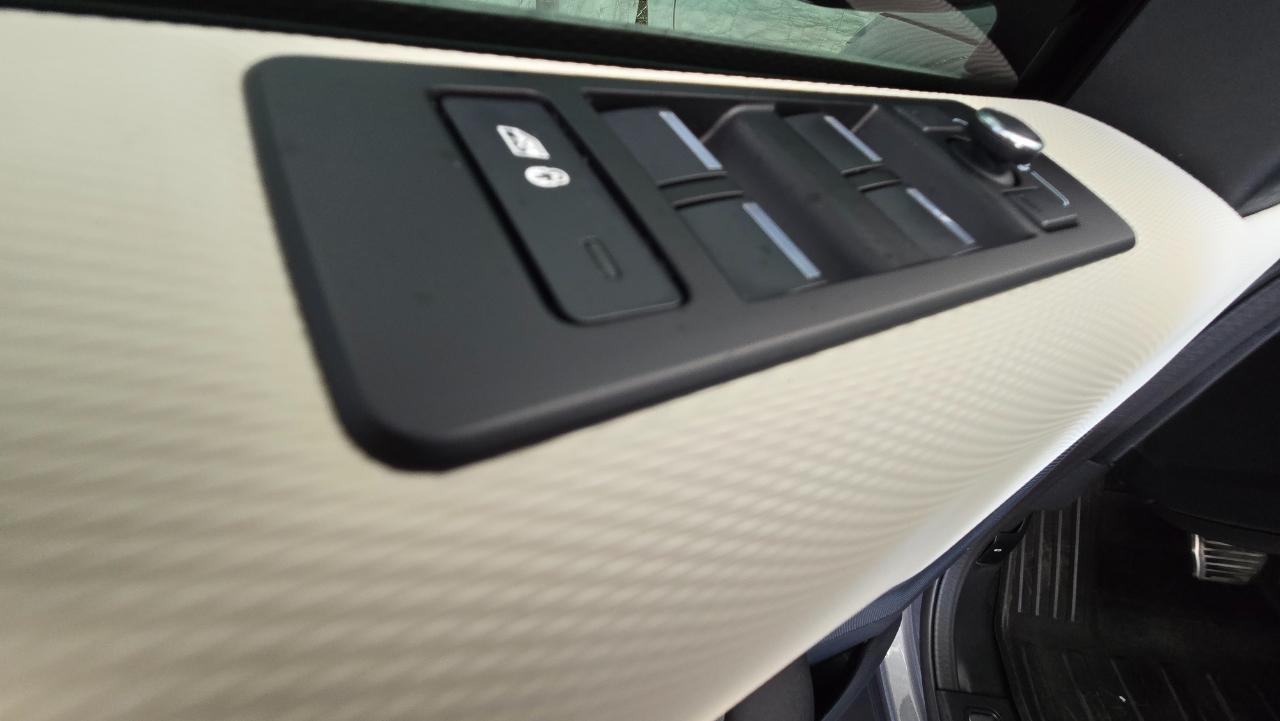Land Rover Discovery P300 S R-Dynamic 2021