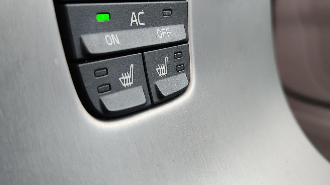 Volvo C70 2dr Conv Auto 2009