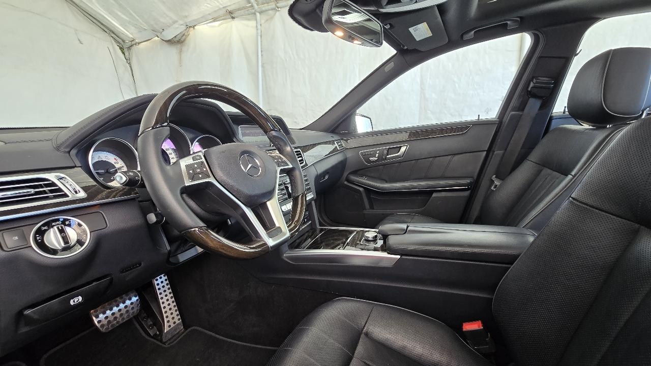 Mercedes-Benz E-Class photo 5