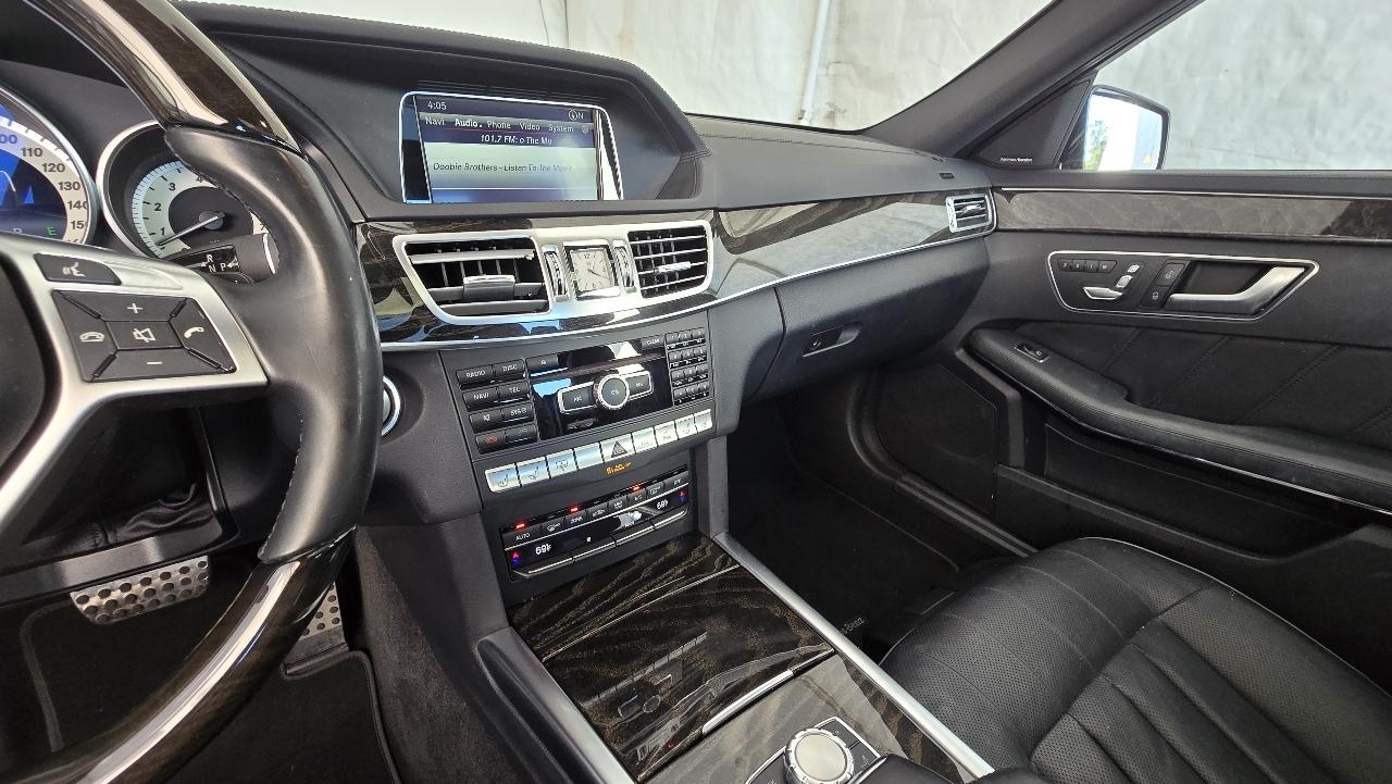 Mercedes-Benz E-Class photo 6