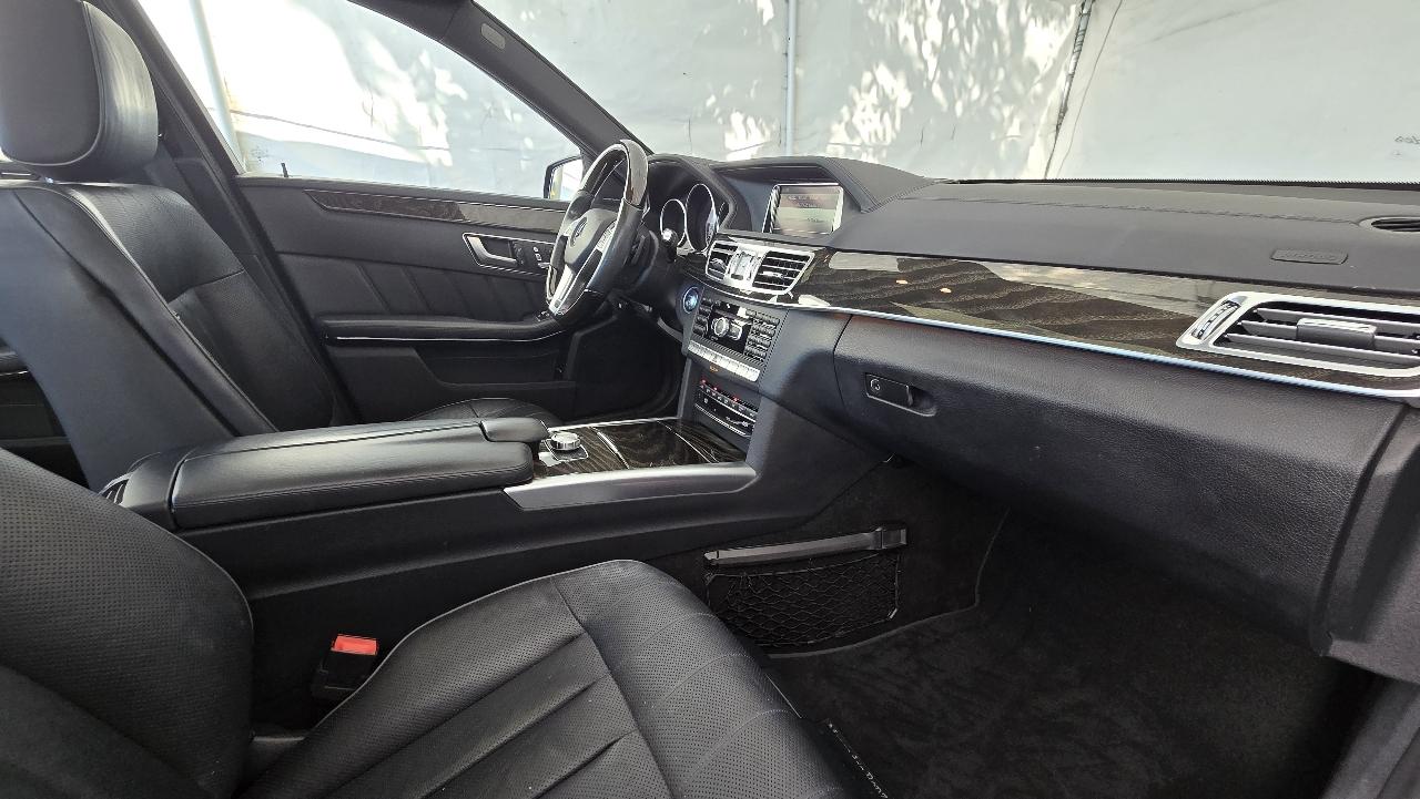 Mercedes-Benz E-Class photo 7