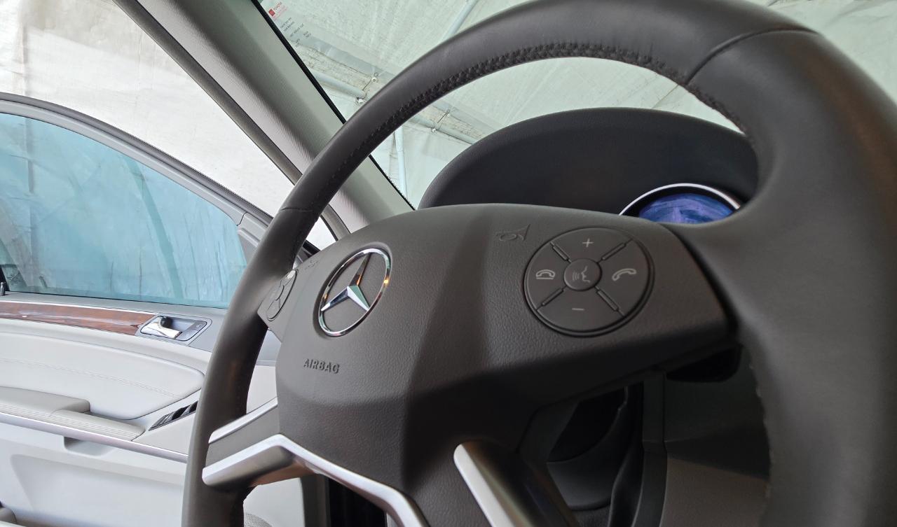 Mercedes-Benz M-Class  2011