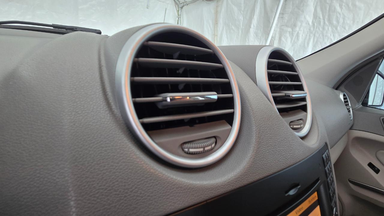 Mercedes-Benz M-Class  2011