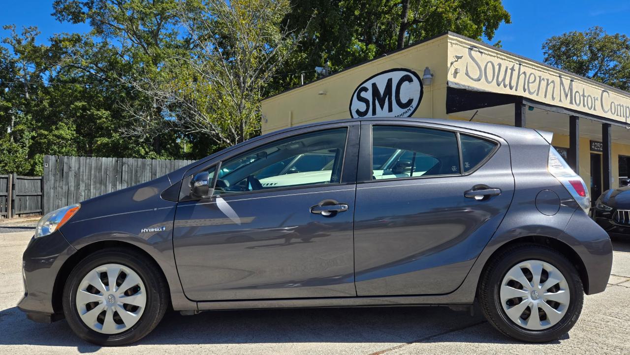 Toyota Prius c Two 2013