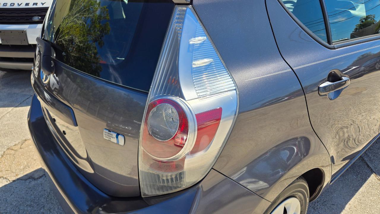 Toyota Prius c Two 2013