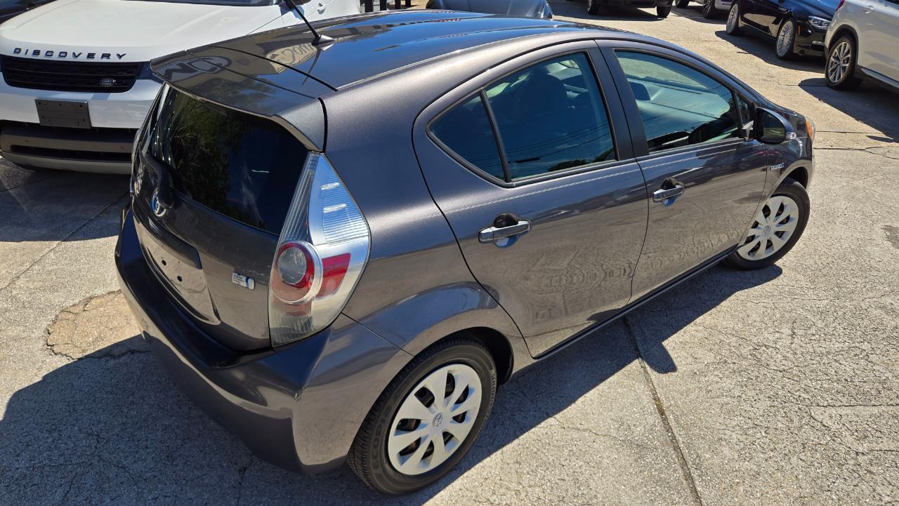Toyota Prius c Two 2013