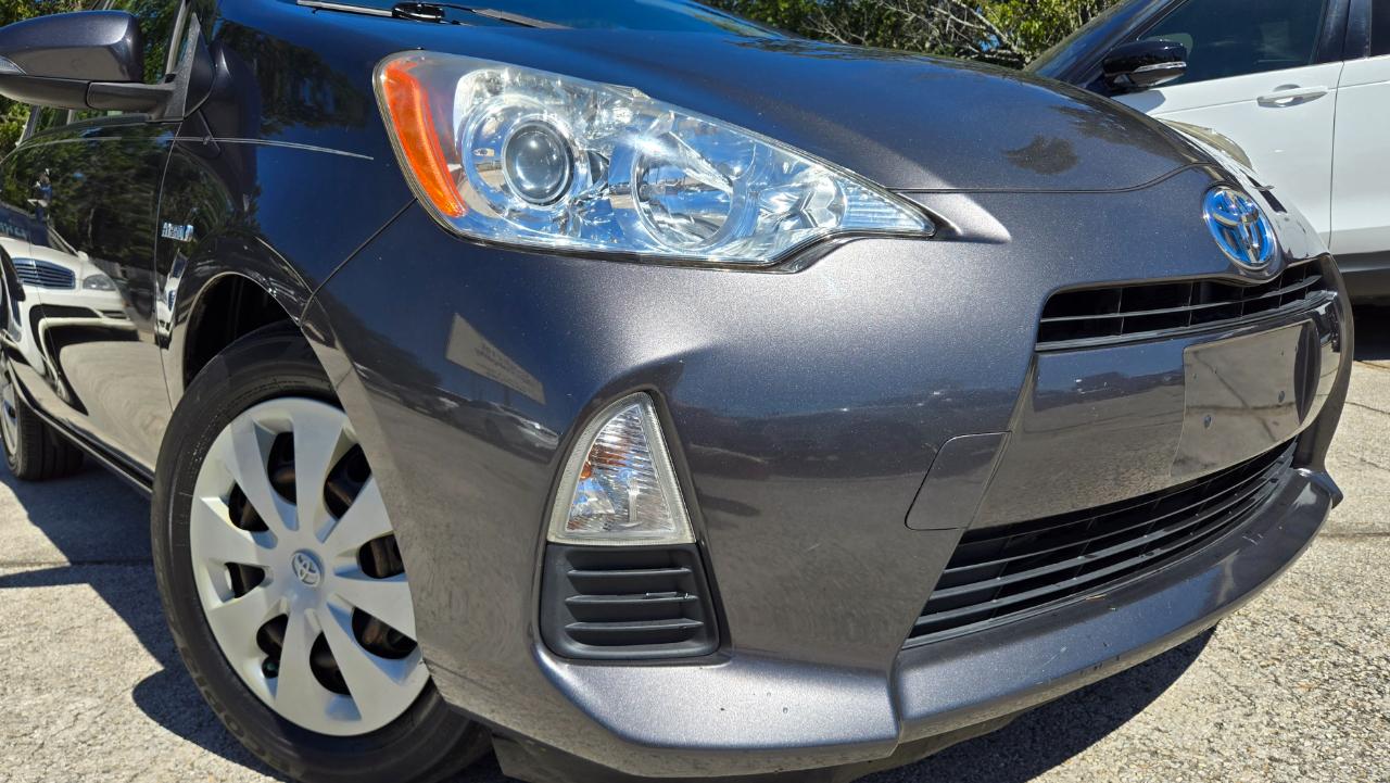 Toyota Prius c Two 2013
