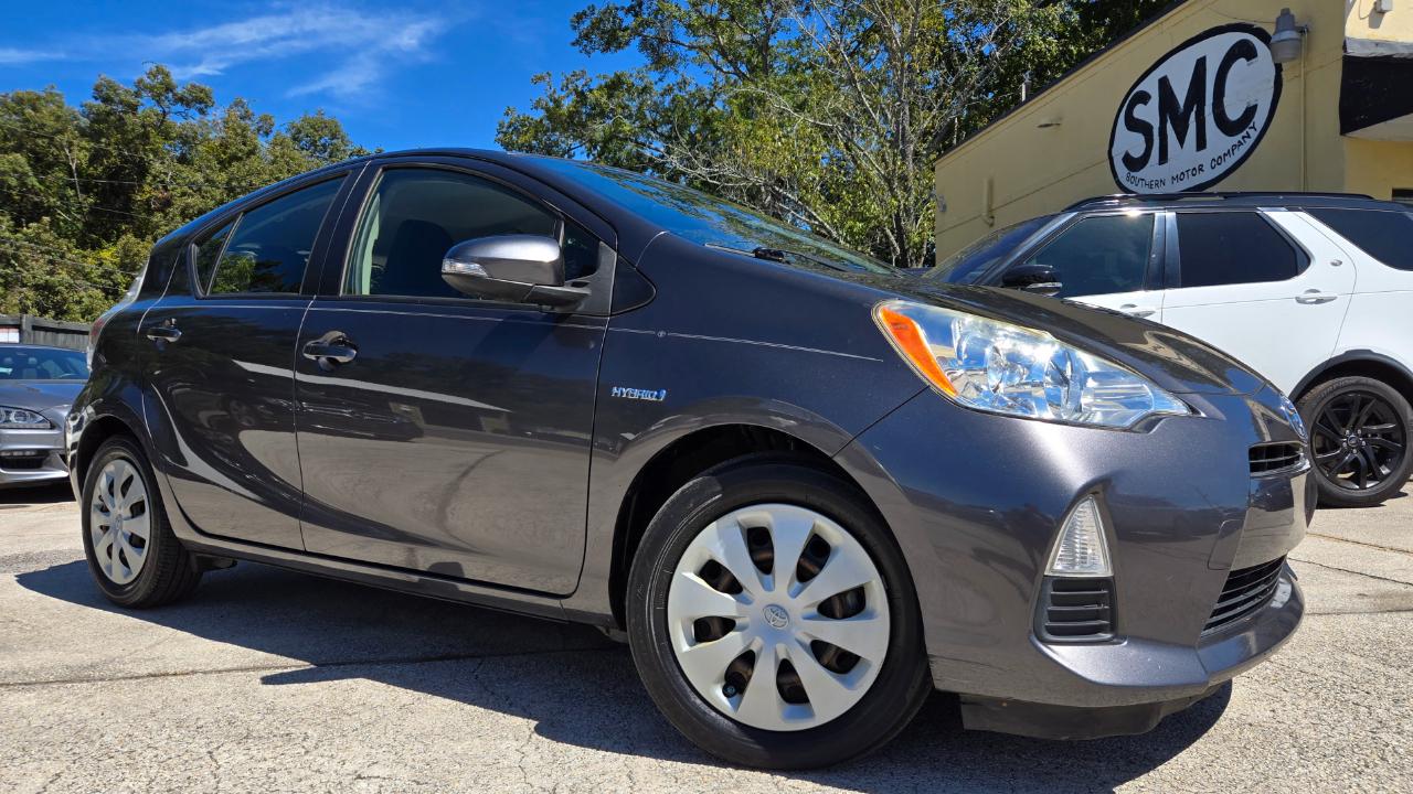 Toyota Prius c Two 2013