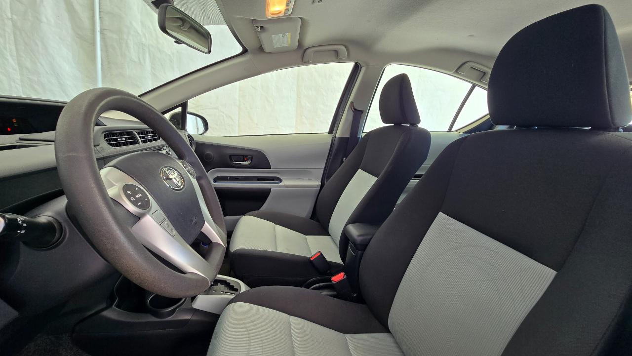 Toyota Prius c Two 2013