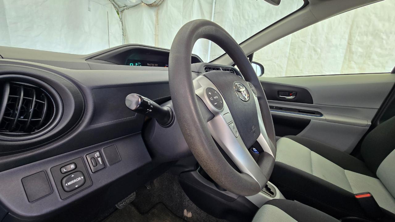 Toyota Prius c Two 2013