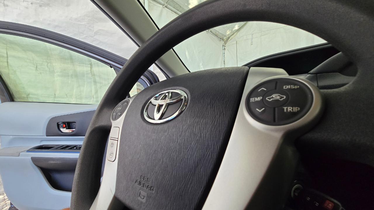 Toyota Prius c Two 2013