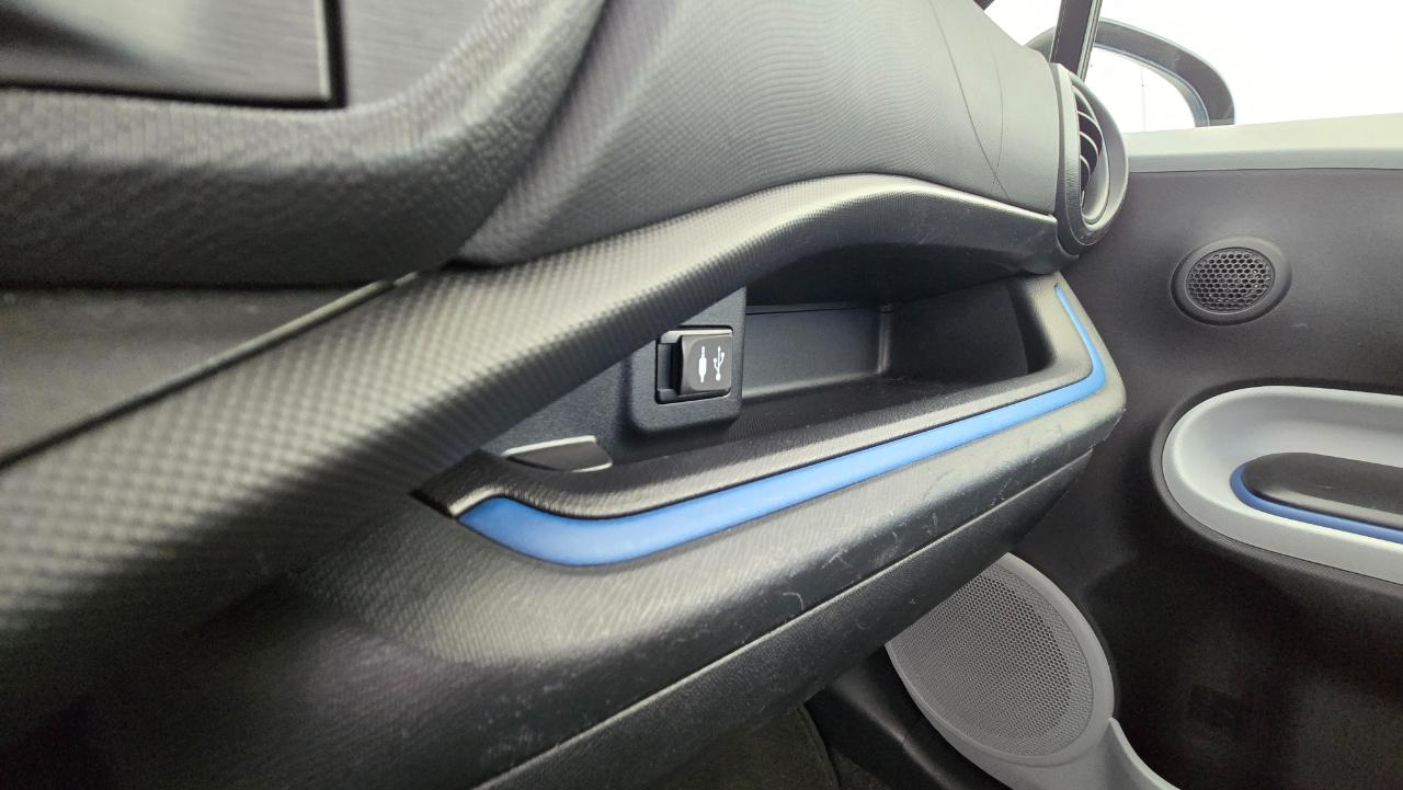 Toyota Prius c Two 2013