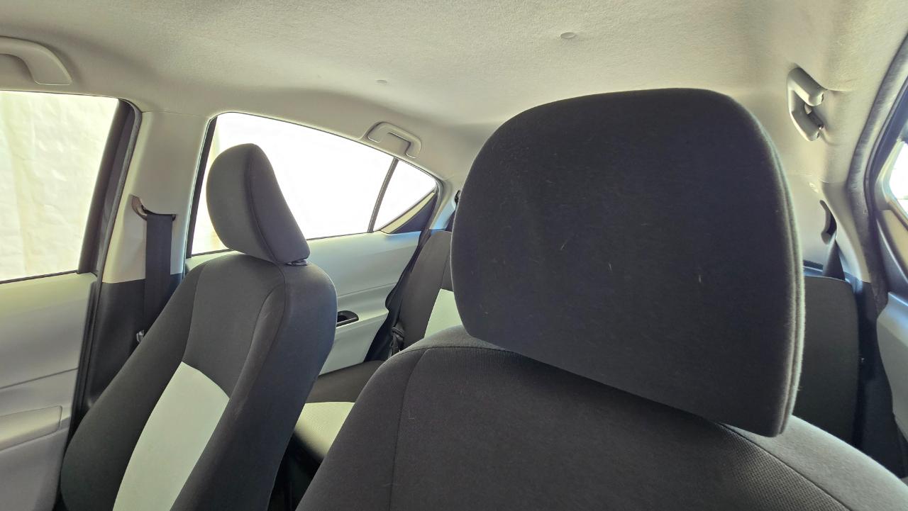 Toyota Prius c Two 2013