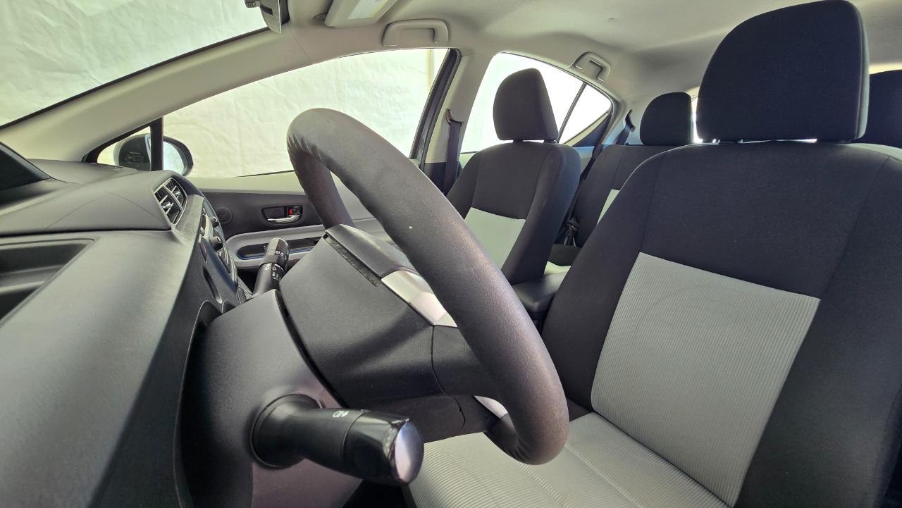 Toyota Prius c Two 2013
