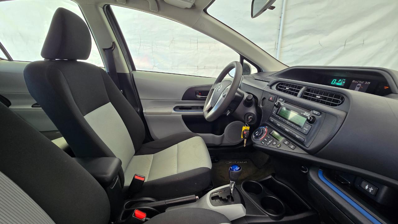 Toyota Prius c Two 2013