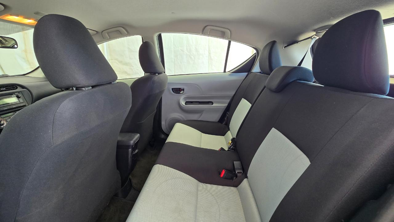 Toyota Prius c Two 2013