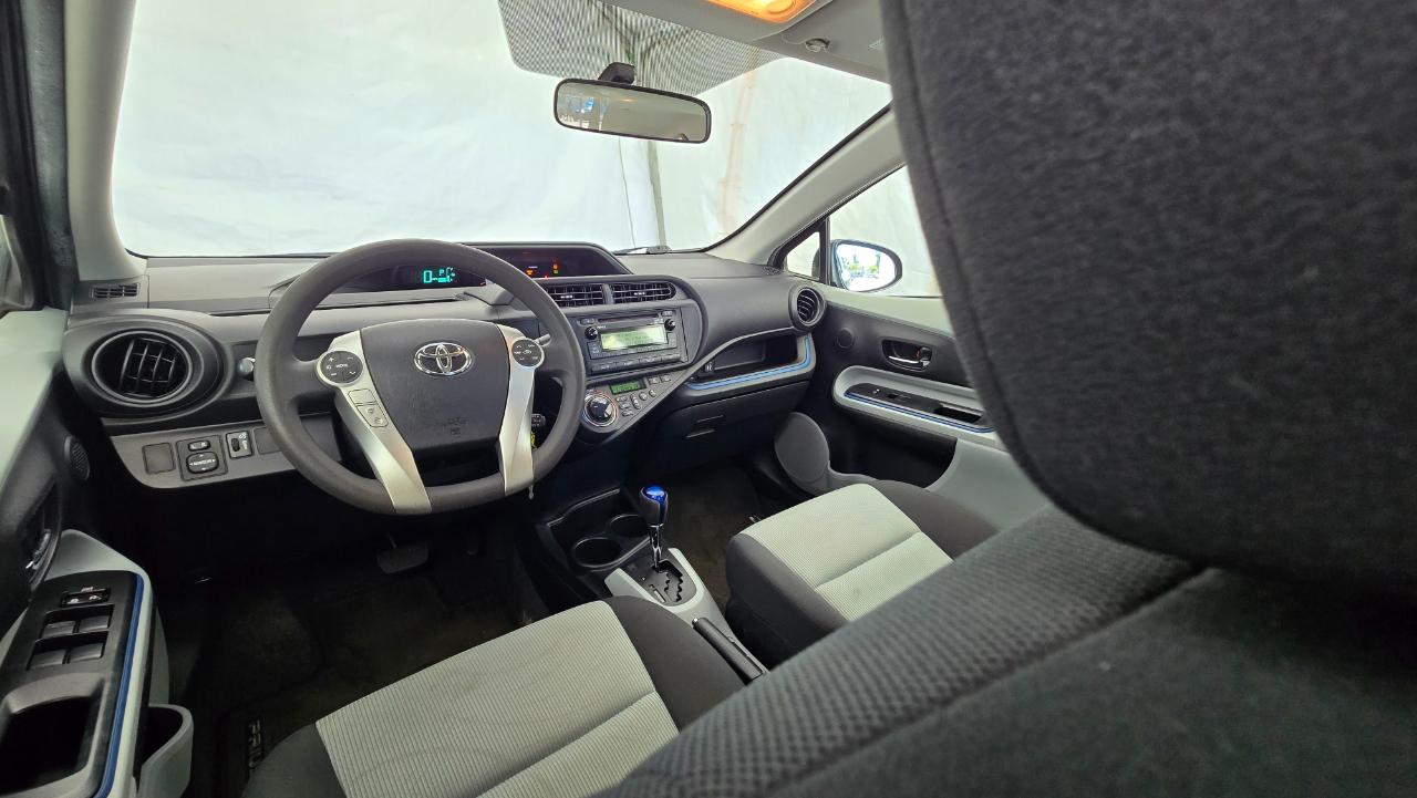 Toyota Prius c Two 2013