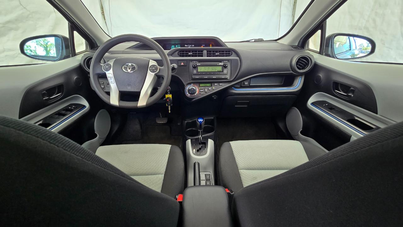 Toyota Prius c Two 2013