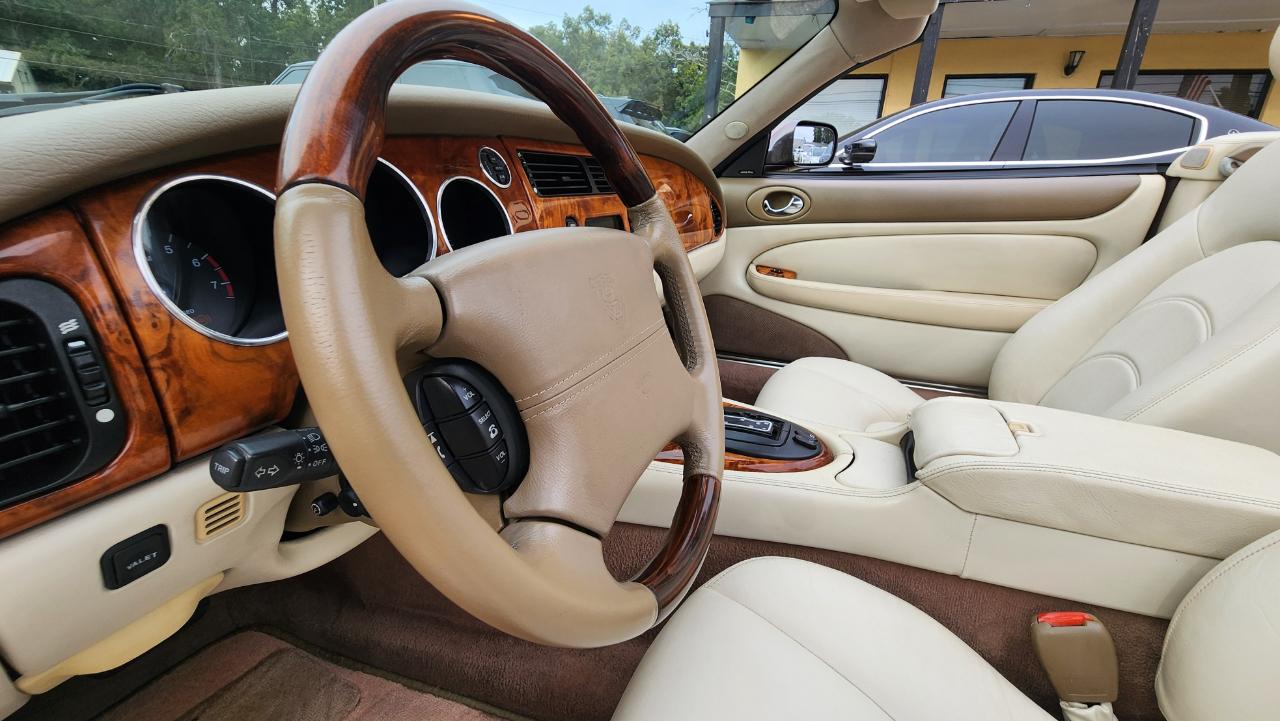 Jaguar XKR XKR Convertible 2002