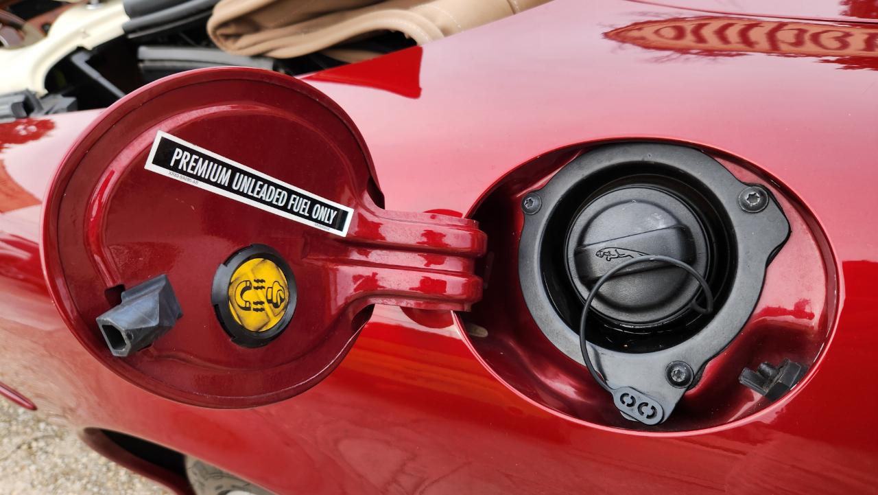 Jaguar XKR XKR Convertible 2002