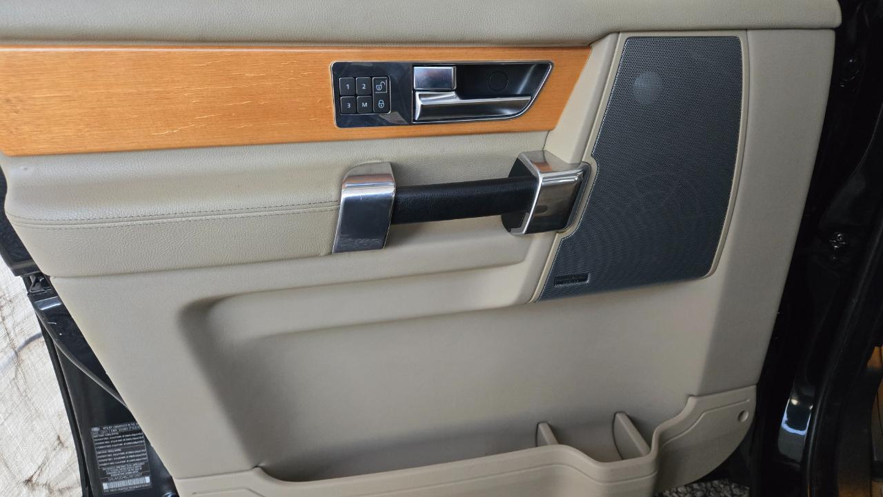 Land Rover LR4  2012