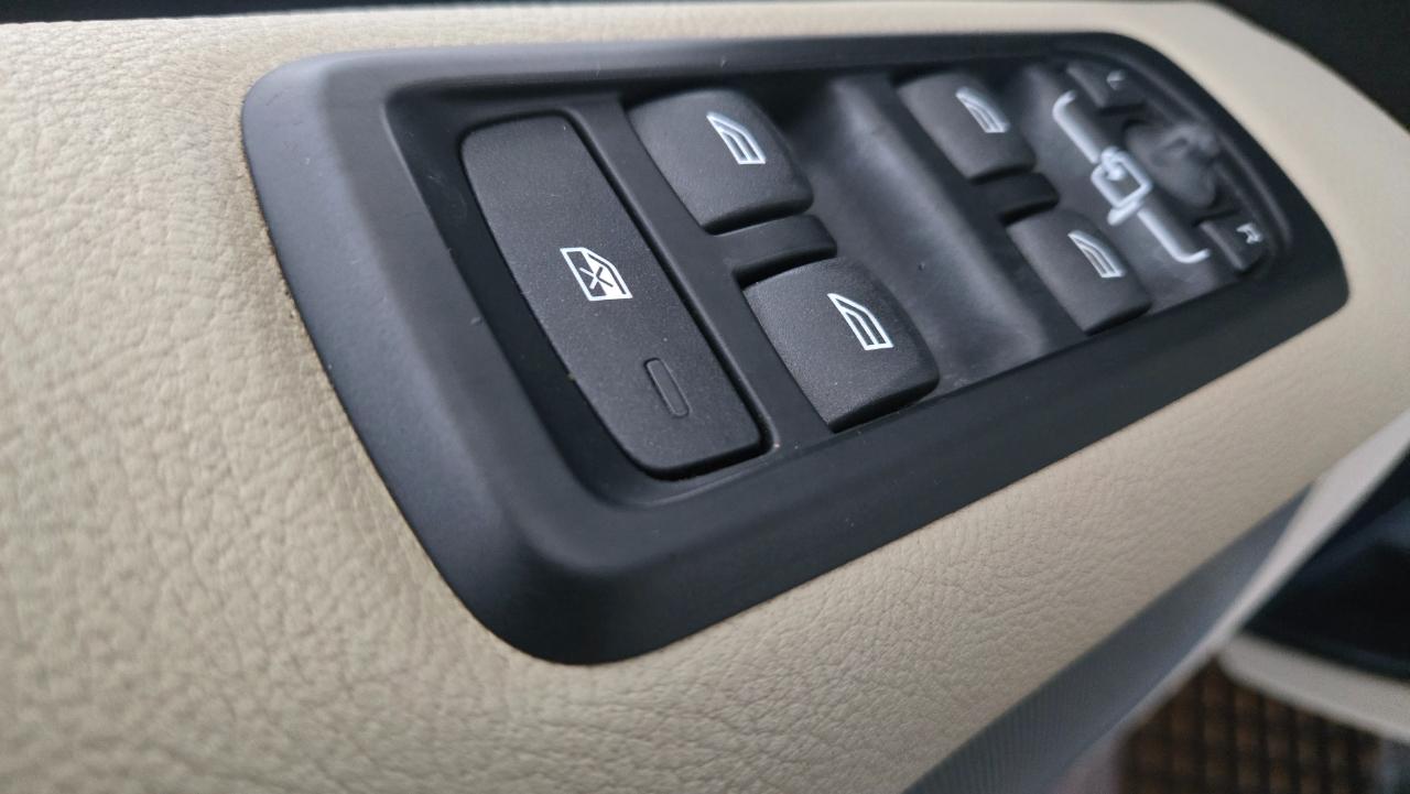 Land Rover LR4  2012