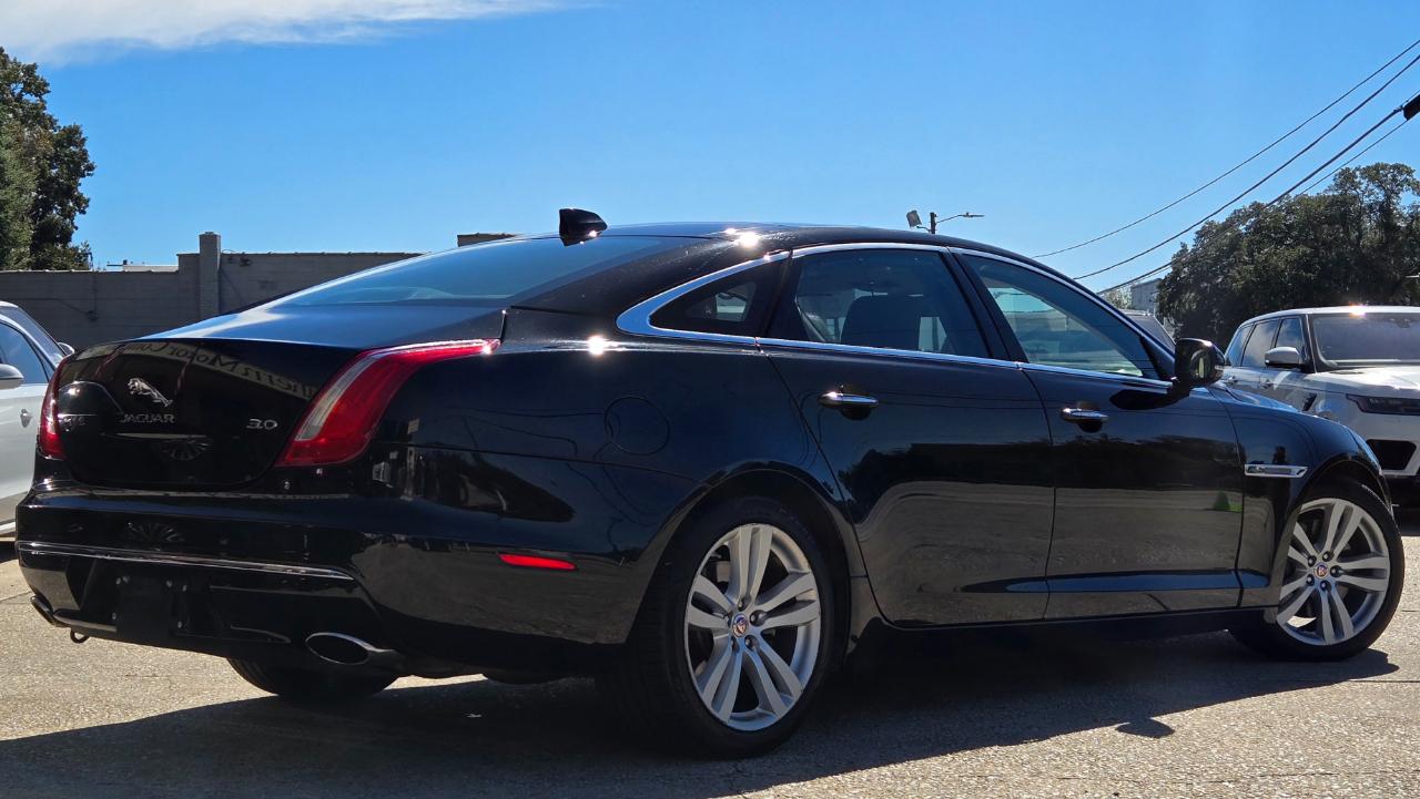 Jaguar XJ  2016