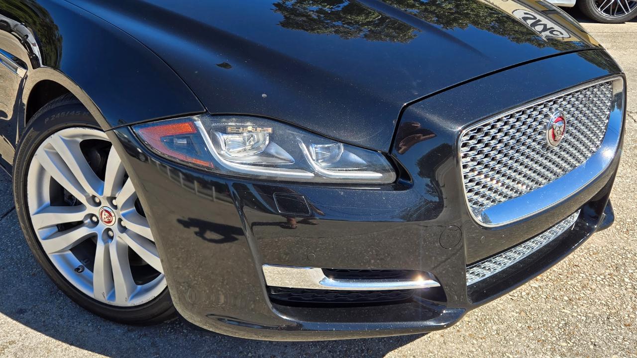 Jaguar XJ  2016