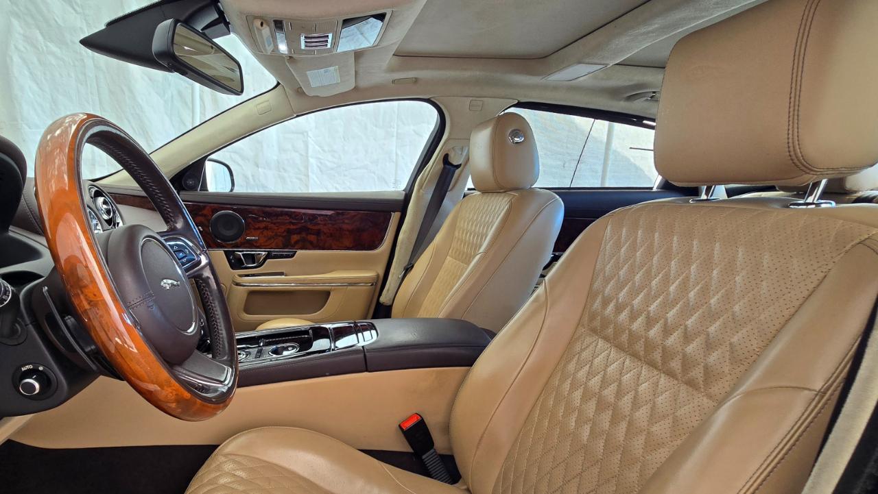 Jaguar XJ  2016