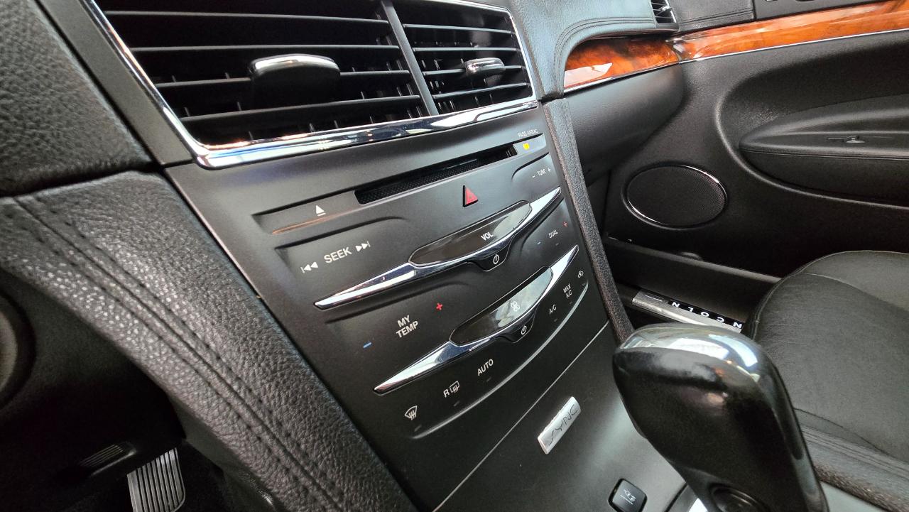 Lincoln MKT 4dr Wgn 3.7L AWD w/Livery Pkg 2016