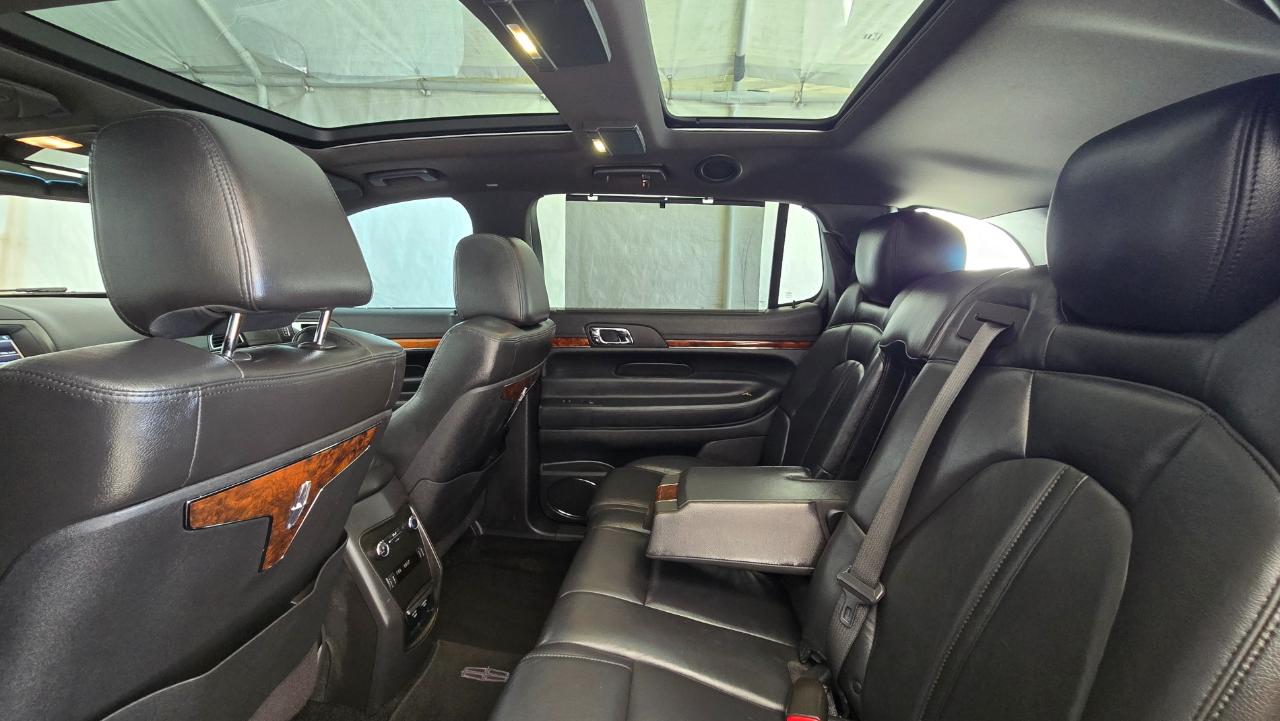 Lincoln MKT 4dr Wgn 3.7L AWD w/Livery Pkg 2016