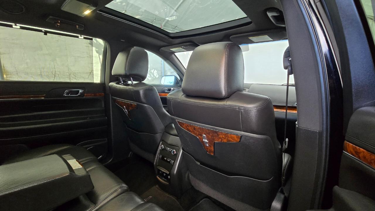 Lincoln MKT 4dr Wgn 3.7L AWD w/Livery Pkg 2016