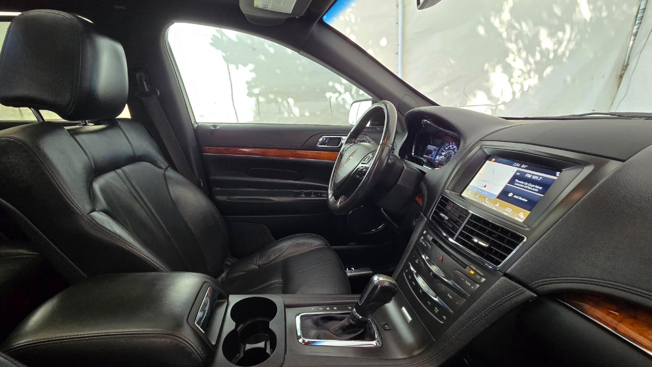 Lincoln MKT 4dr Wgn 3.7L AWD w/Livery Pkg 2016