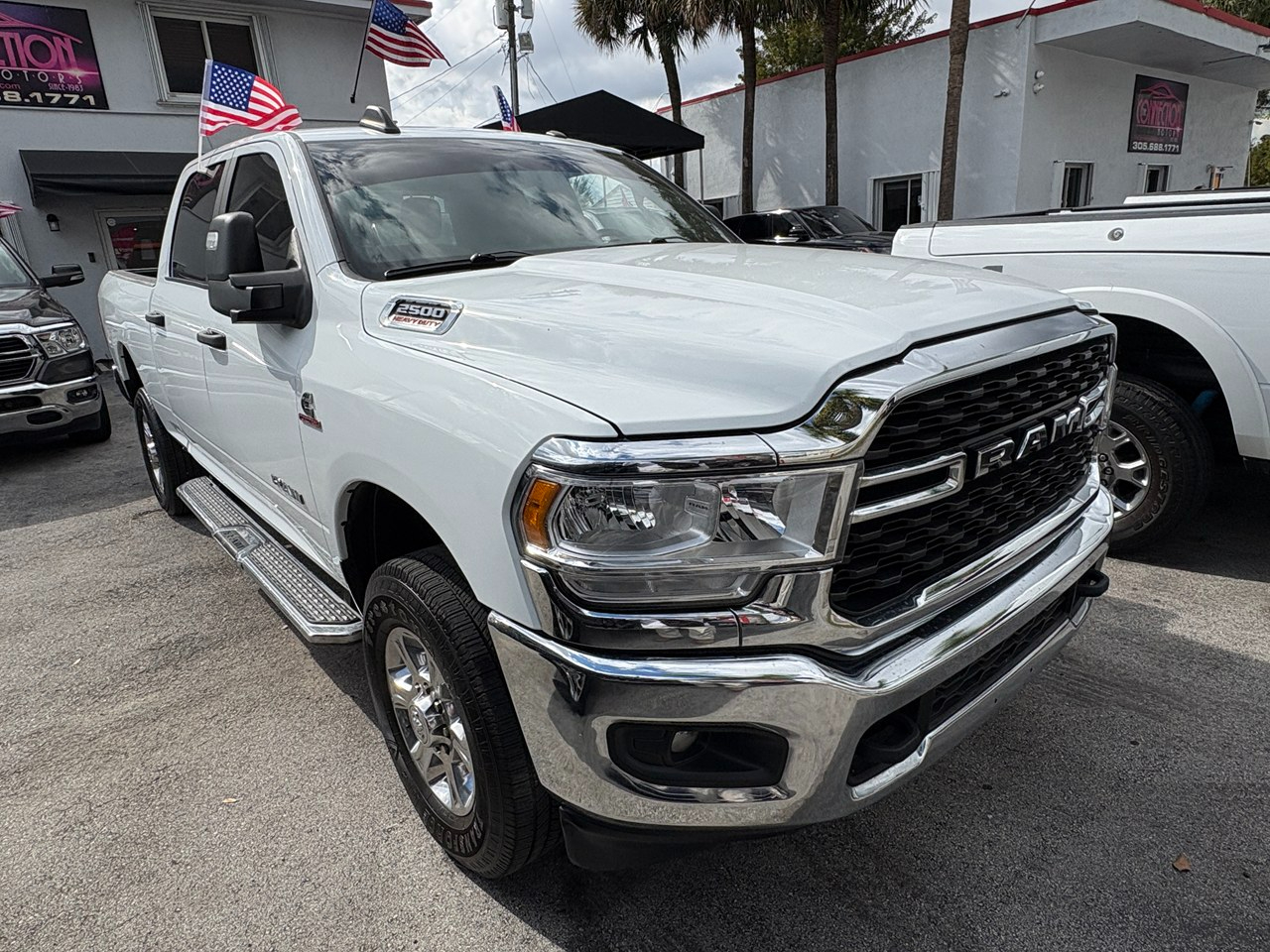 RAM 2500 Tradesman Crew Cab SWB 4WD 2024