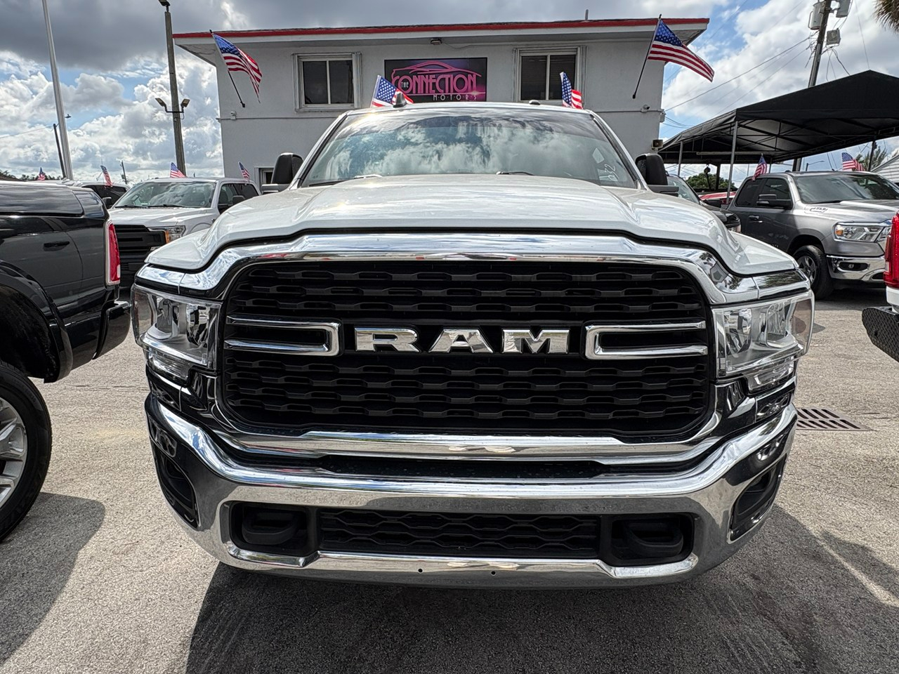 RAM 2500 Tradesman Crew Cab SWB 4WD 2024