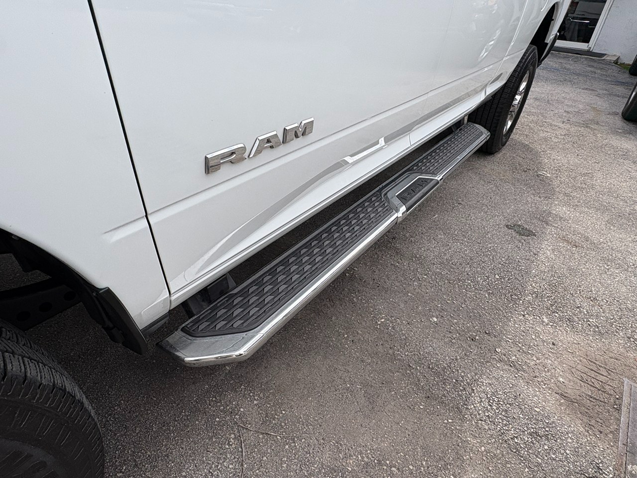 RAM 2500 Tradesman Crew Cab SWB 4WD 2024