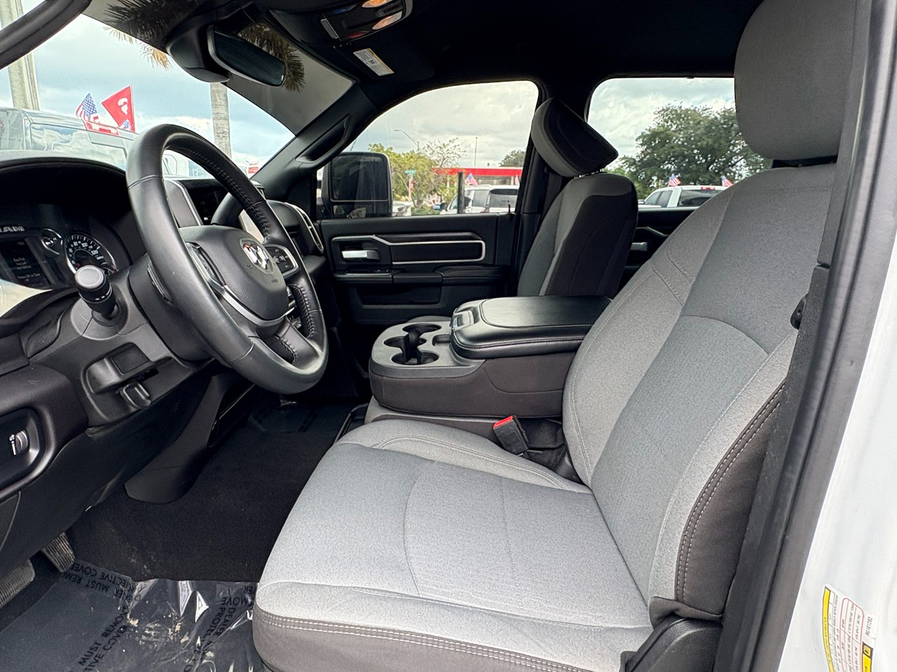 RAM 2500 Tradesman Crew Cab SWB 4WD 2024