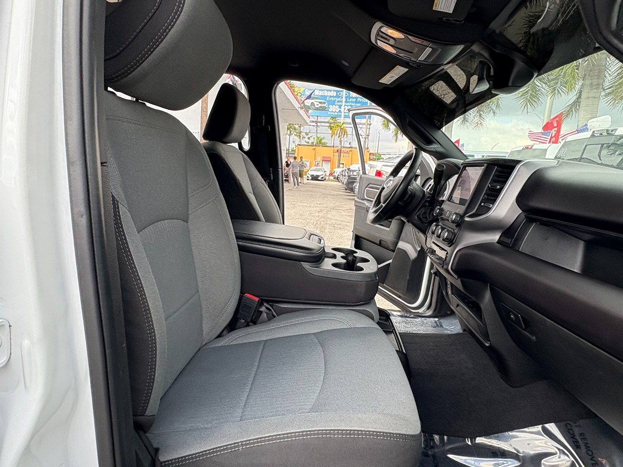 RAM 2500 Tradesman Crew Cab SWB 4WD 2024