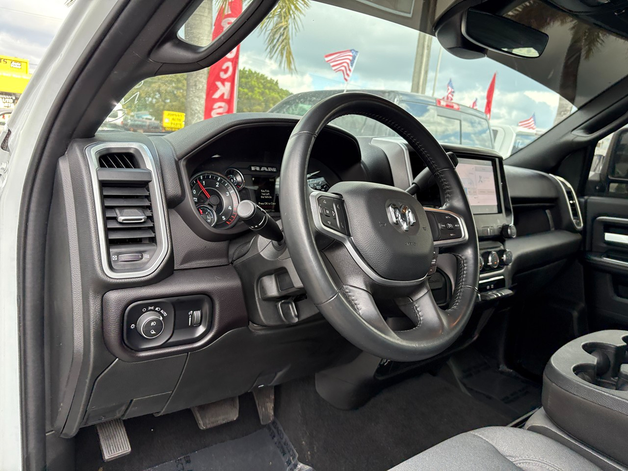 RAM 2500 Tradesman Crew Cab SWB 4WD 2024