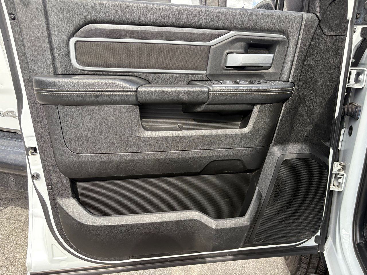 RAM 2500 Tradesman Crew Cab SWB 4WD 2024