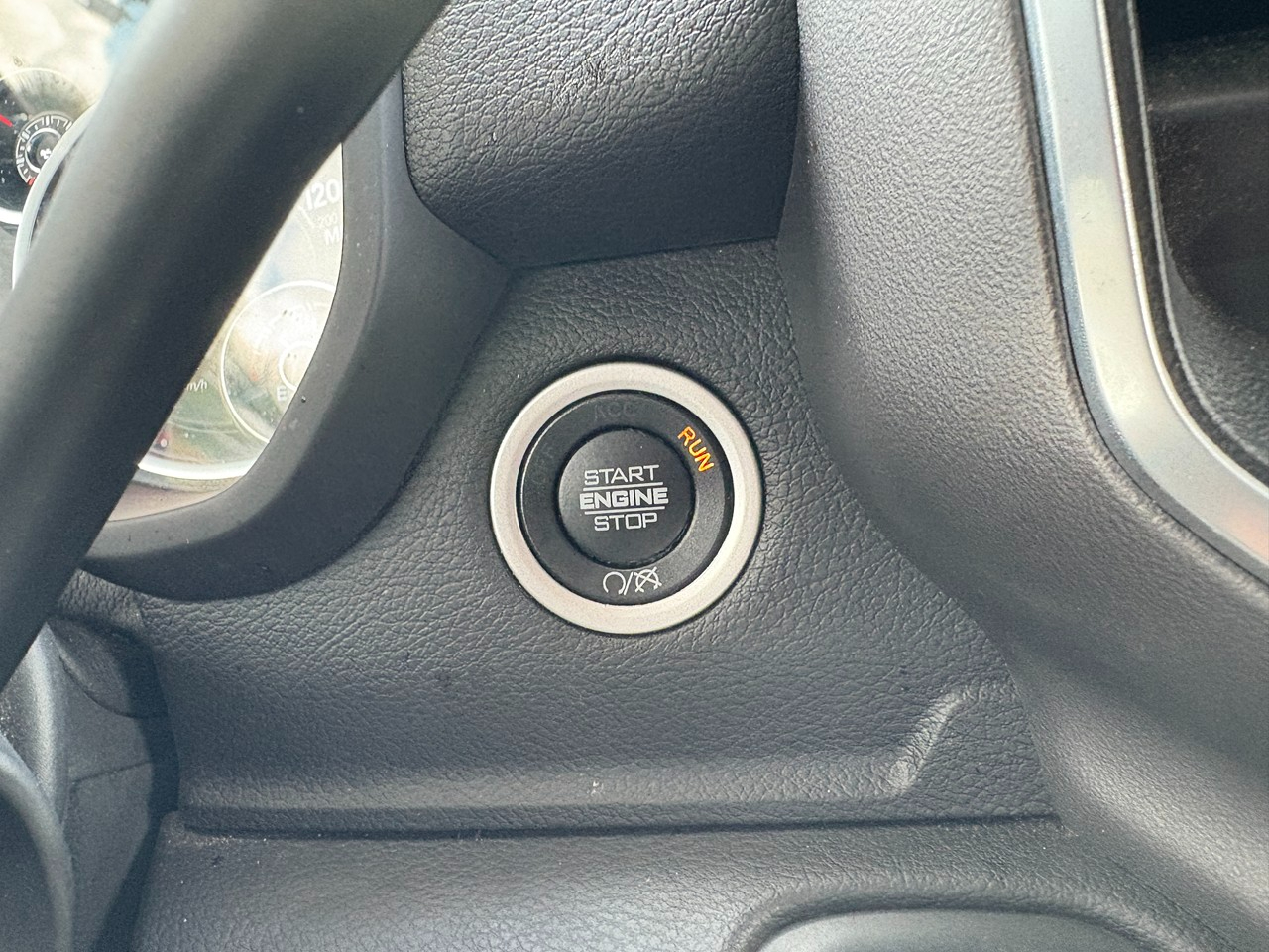 RAM 2500 Tradesman Crew Cab SWB 4WD 2024