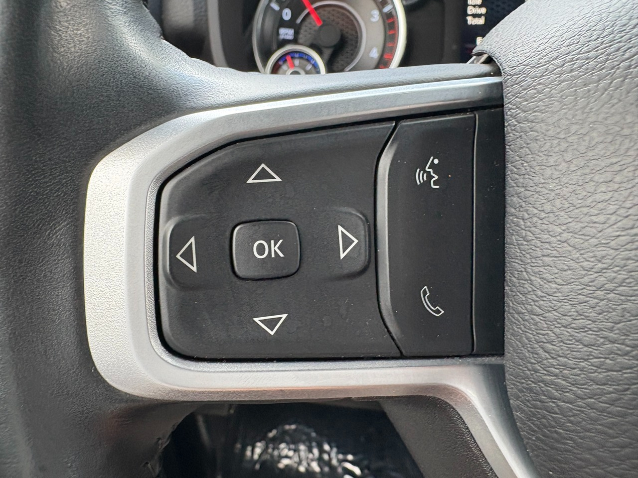 RAM 2500 Tradesman Crew Cab SWB 4WD 2024