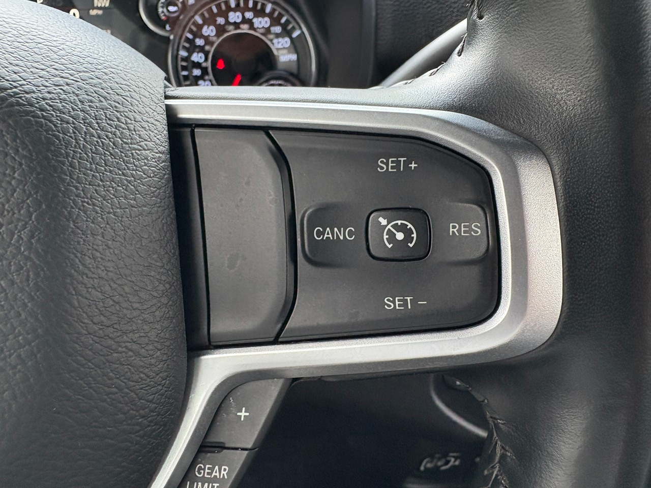 RAM 2500 Tradesman Crew Cab SWB 4WD 2024