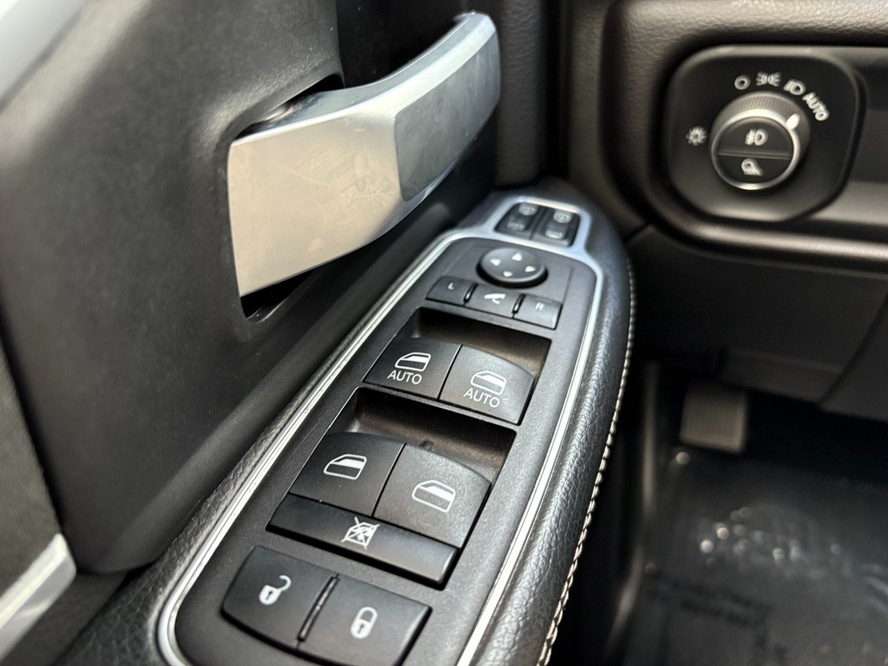 RAM 2500 Tradesman Crew Cab SWB 4WD 2024