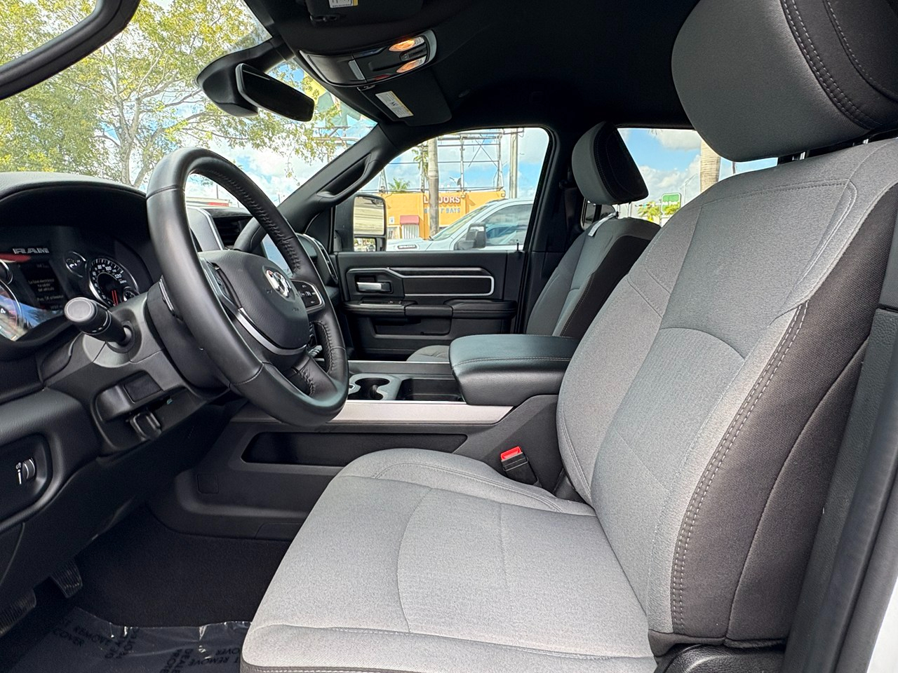 RAM 3500 Big Horn Crew Cab LWB 4WD DRW 2024