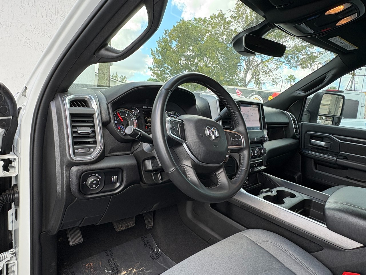 RAM 3500 Big Horn Crew Cab LWB 4WD DRW 2024