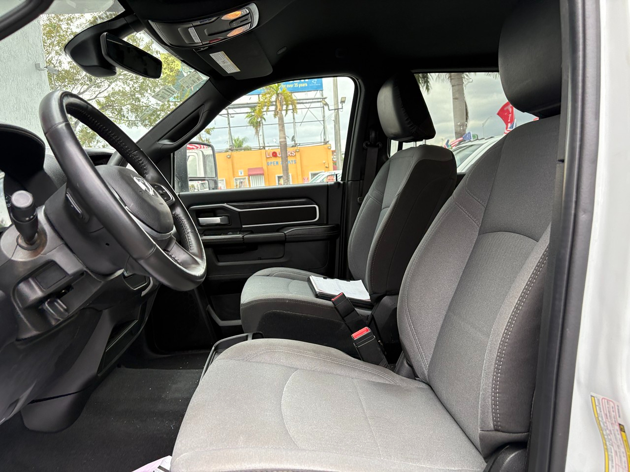 RAM 3500 Big Horn Crew Cab LWB 4WD DRW 2024