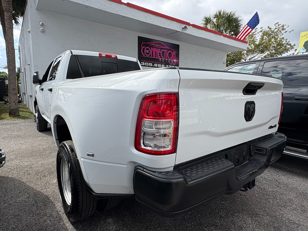 RAM 3500 Tradesman Crew Cab 4WD DRW 2023